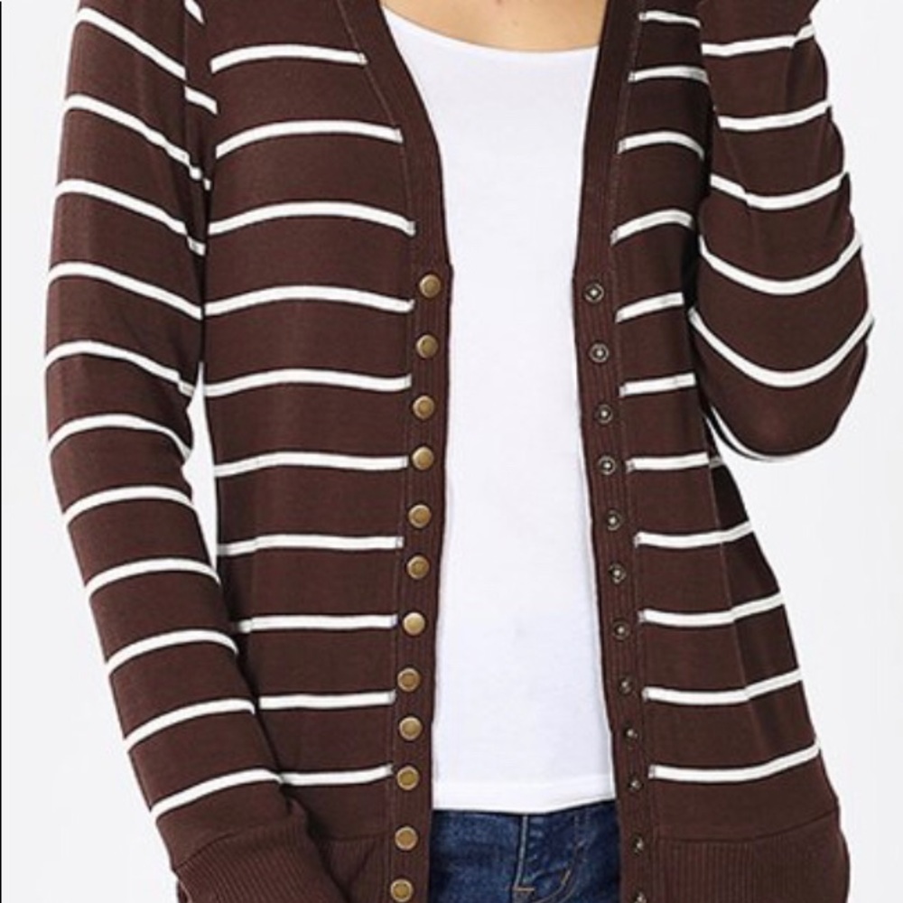 NWT brown front snaps, v neck